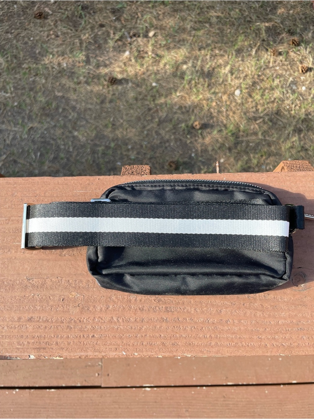 Lululemon OG Everywhere Crossbody Bag 1L Black & White Striped Strap - Picture 4 of 7